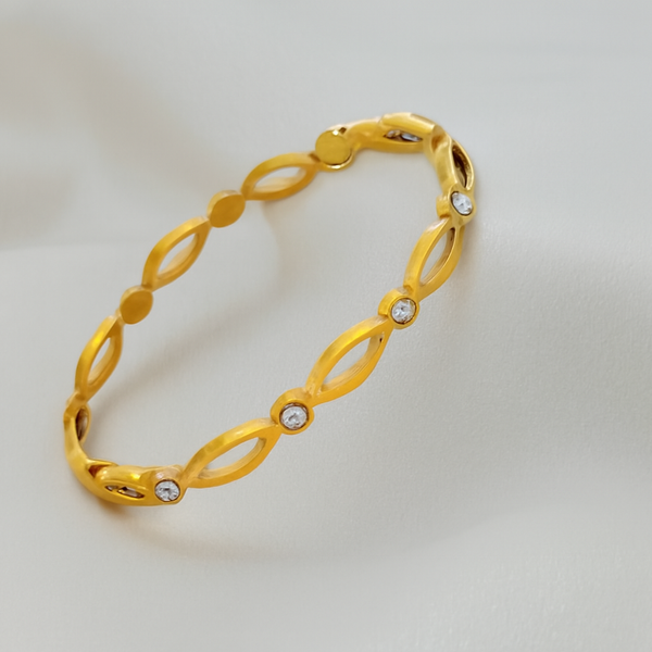 Serene Gold Bracelet