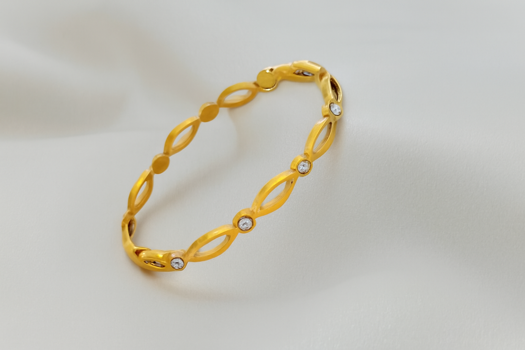 Serene Gold Bracelet